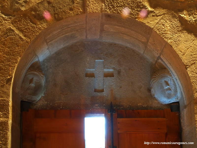 INTERIOR DE LA PUERTA SUR
